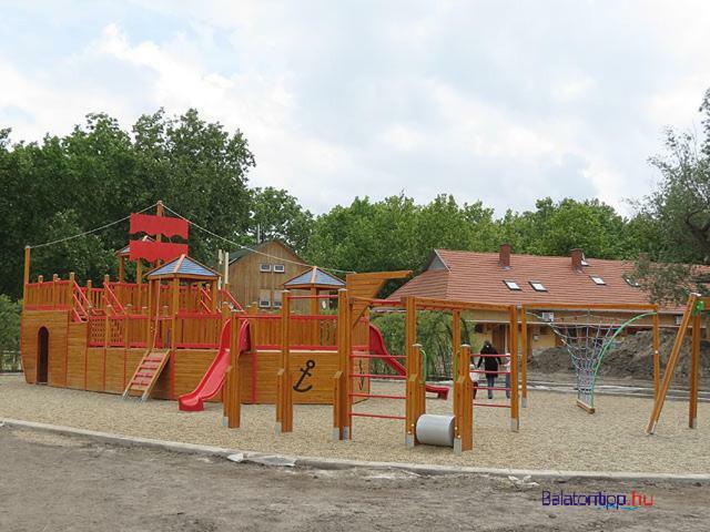 Balatonboglár Kids' Paradise House מראה חיצוני תמונה